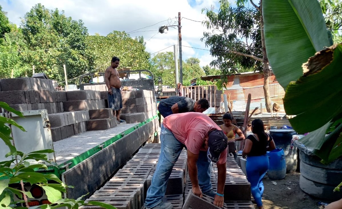 Gobierno construye y mejora viviendas a 60 familias de la Comunidad Mons. Romero, de San Martín gobierno-construye-y-mejora-viviendas-a-60-familias-de-la-comunidad-mons-romero-de-san-martin